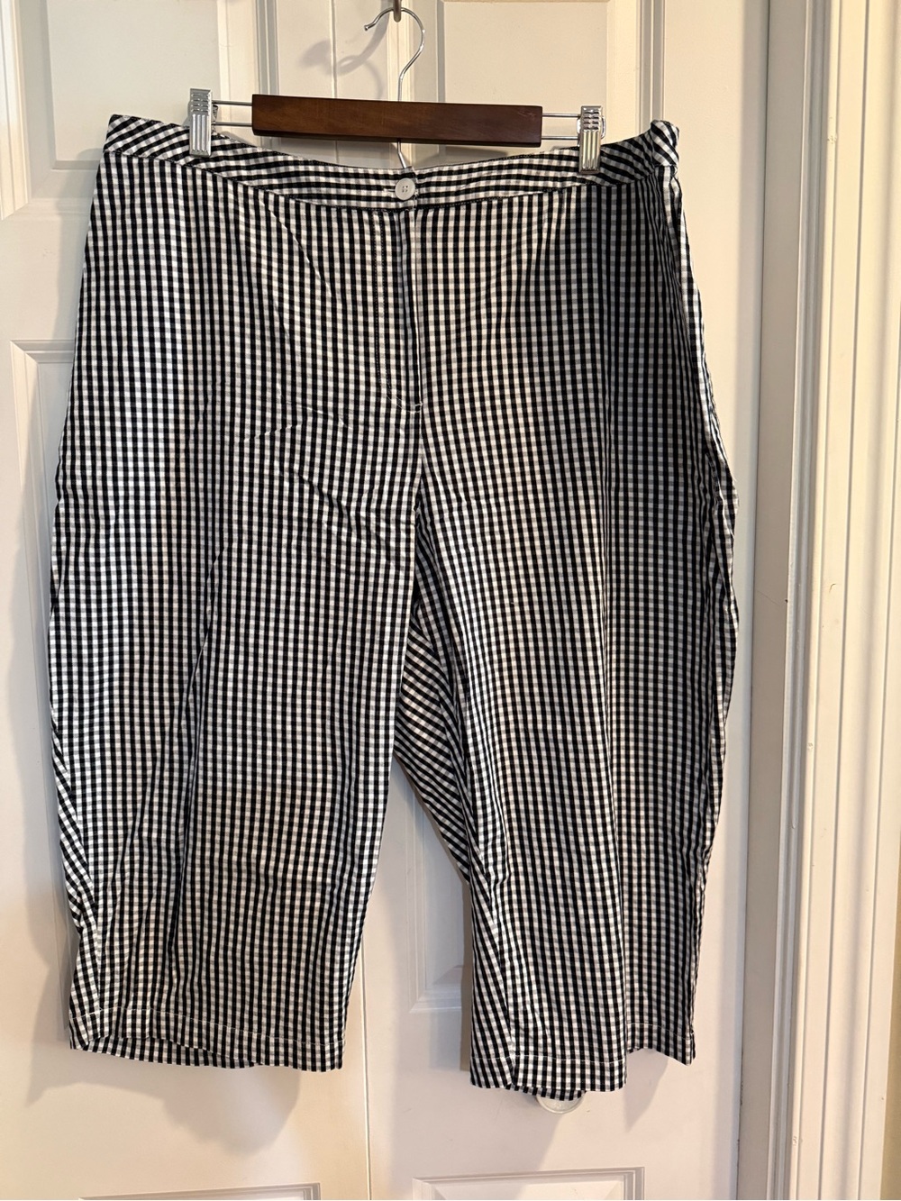 Liz & Me Black and White Gingham Cropped Pants
